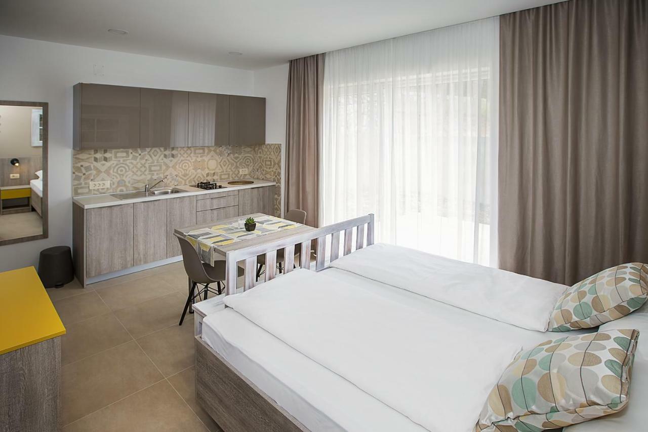 Apartments Capic Niko Baska  Bagian luar foto