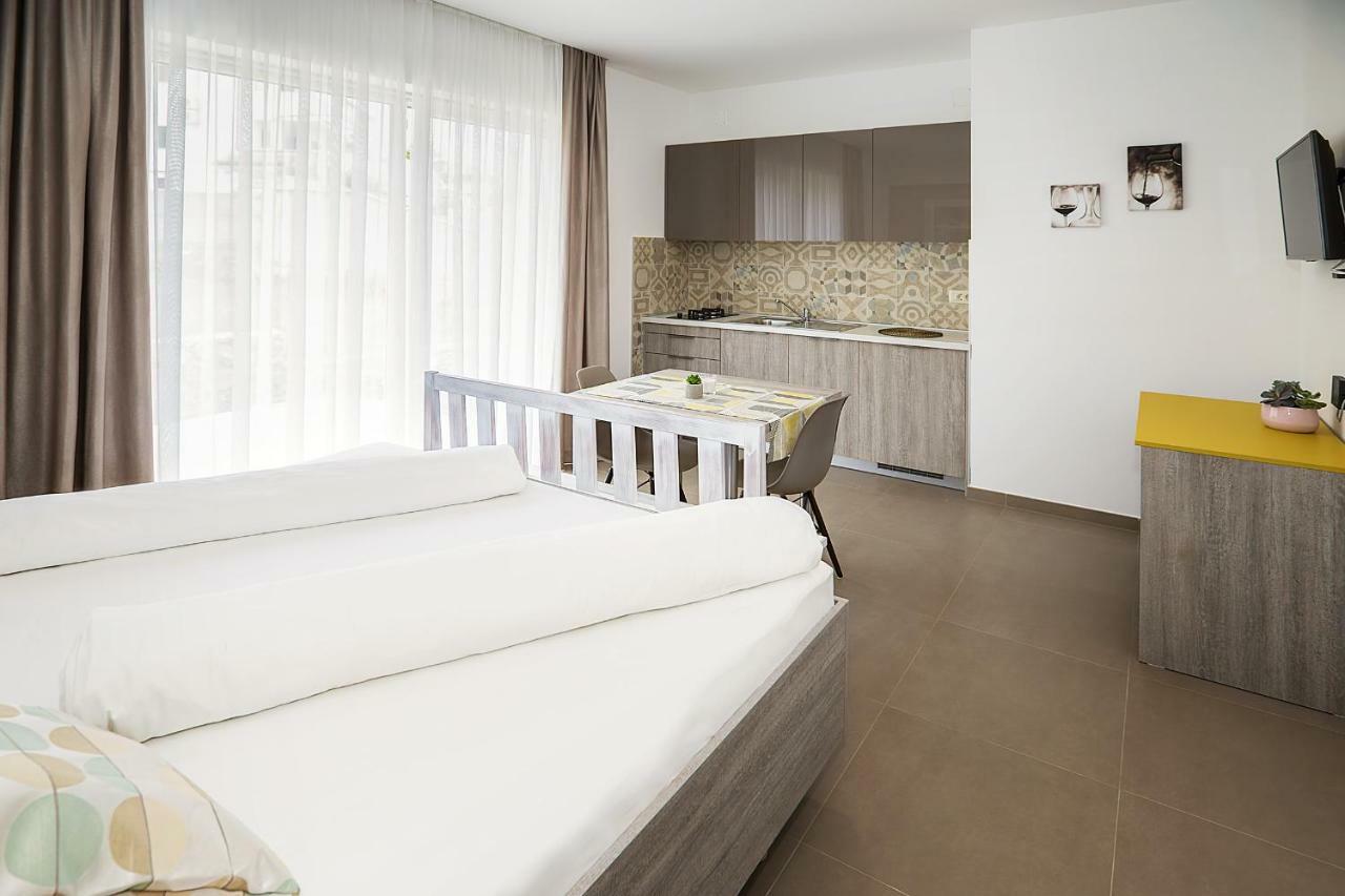 Apartments Capic Niko Baska  Bagian luar foto