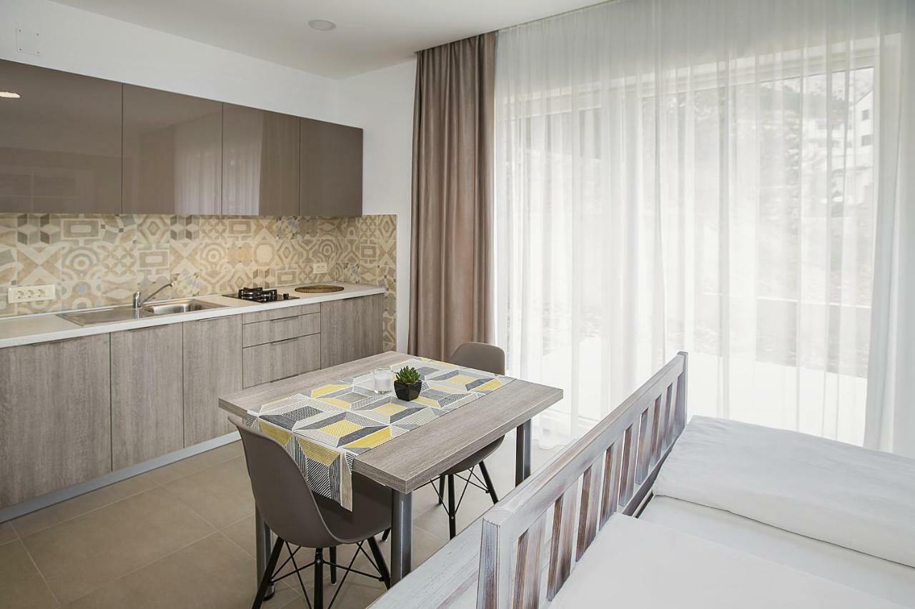 Apartments Capic Niko Baska  Bagian luar foto